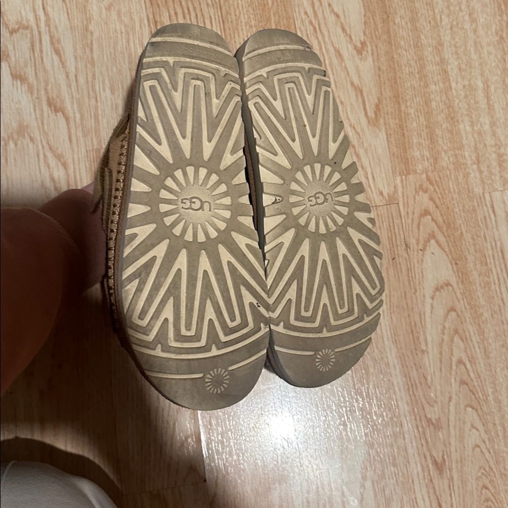 UGG Tan Sandals with Cream Sole - Picture 5 of 6